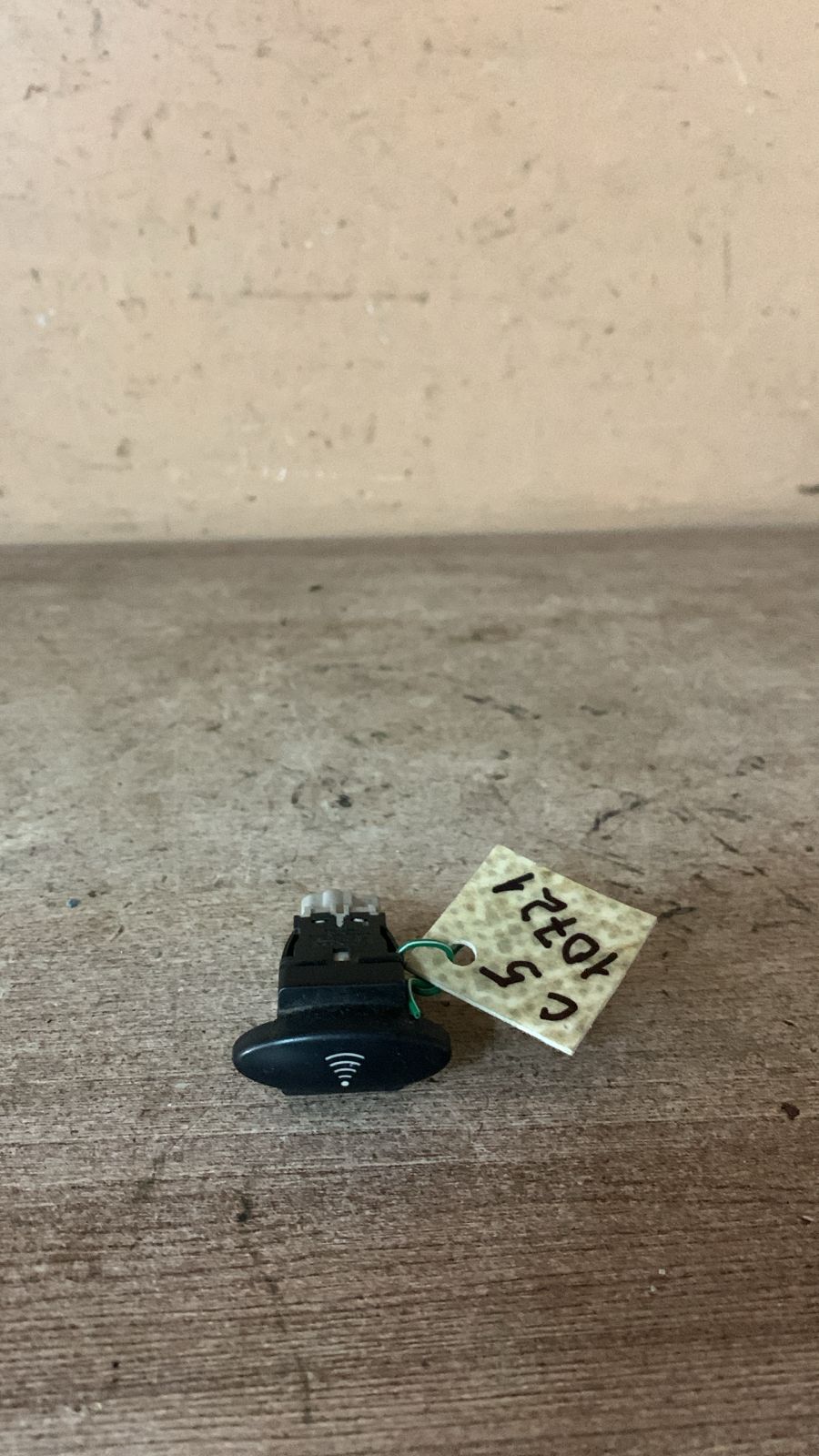 Citroen C5 2001-2005 Кнопка многофункциональная Citroen  C5 2001-2004 (ВКЛЮЧЕНИЯ ДАТЧИКОВ ПАРКОВКИ 655486)