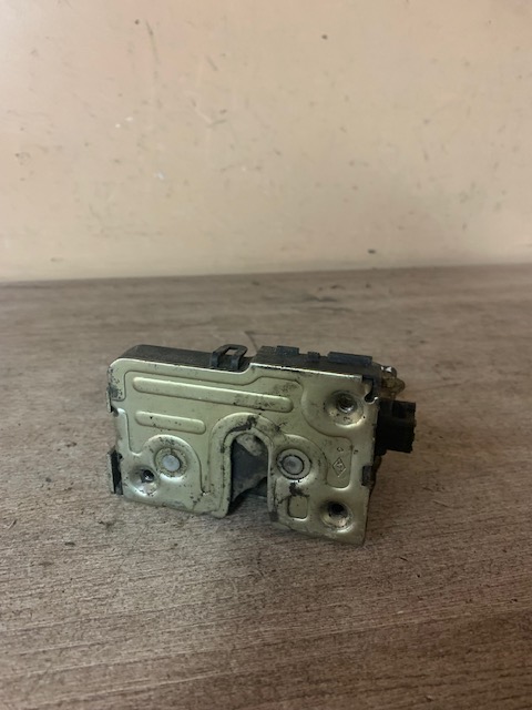 Renault Logan 2005-2014 Замок двери передней правой RENAULT LOGAN (2005>)  6001547511
