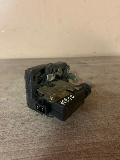 Renault Logan 2005-2014 Замок двери передней правой RENAULT LOGAN (2005>)  6001547511