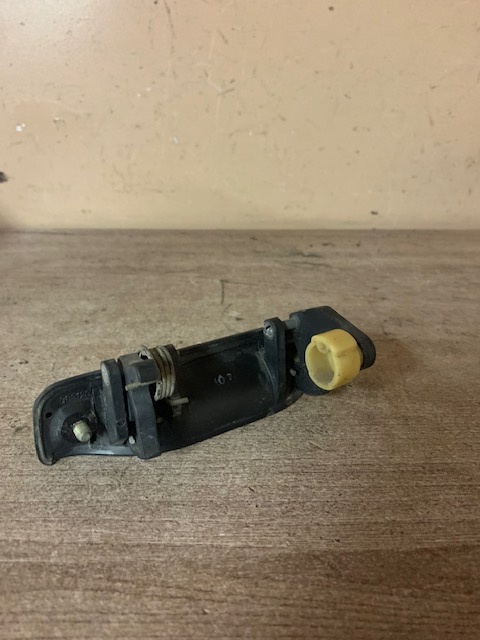 Mazda DEMIO 96-07 Ручка двери задней наружная правая для Mazda Demio (DW) 1996-2002  D20172410A