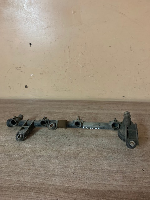 Рейка топливная (рампа) RENAULT CLIO/SYMBOL (1998-2008)  Megane I 1996-1999   7700273495 с регулятором