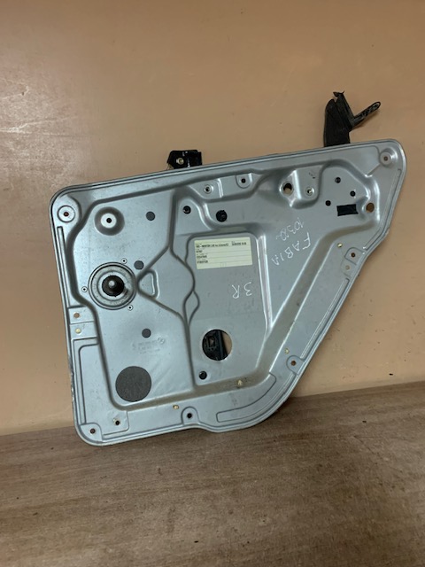 Skoda Fabia 1999-2006 Стеклоподъемник механический Skoda Fabia задний правый  6Y0839752B