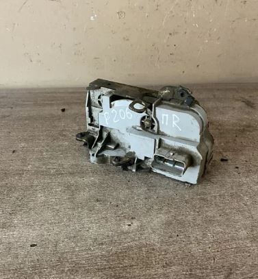 Peugeot 206 Замок двери передней правой 206 1998-2012 (6 КОНТАКТОВ 9136S7)
