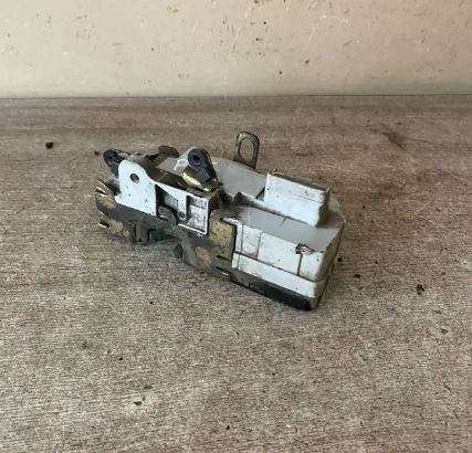 Peugeot 206 Замок двери передней правой 206 1998-2012 (6 КОНТАКТОВ 9136S7)