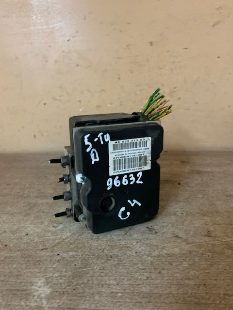 Citroen C4 2005-2011 Блок ABS Citroen C4 2008 9663241380 LC / LA TU5JP4 LC  0265950635 9663241380