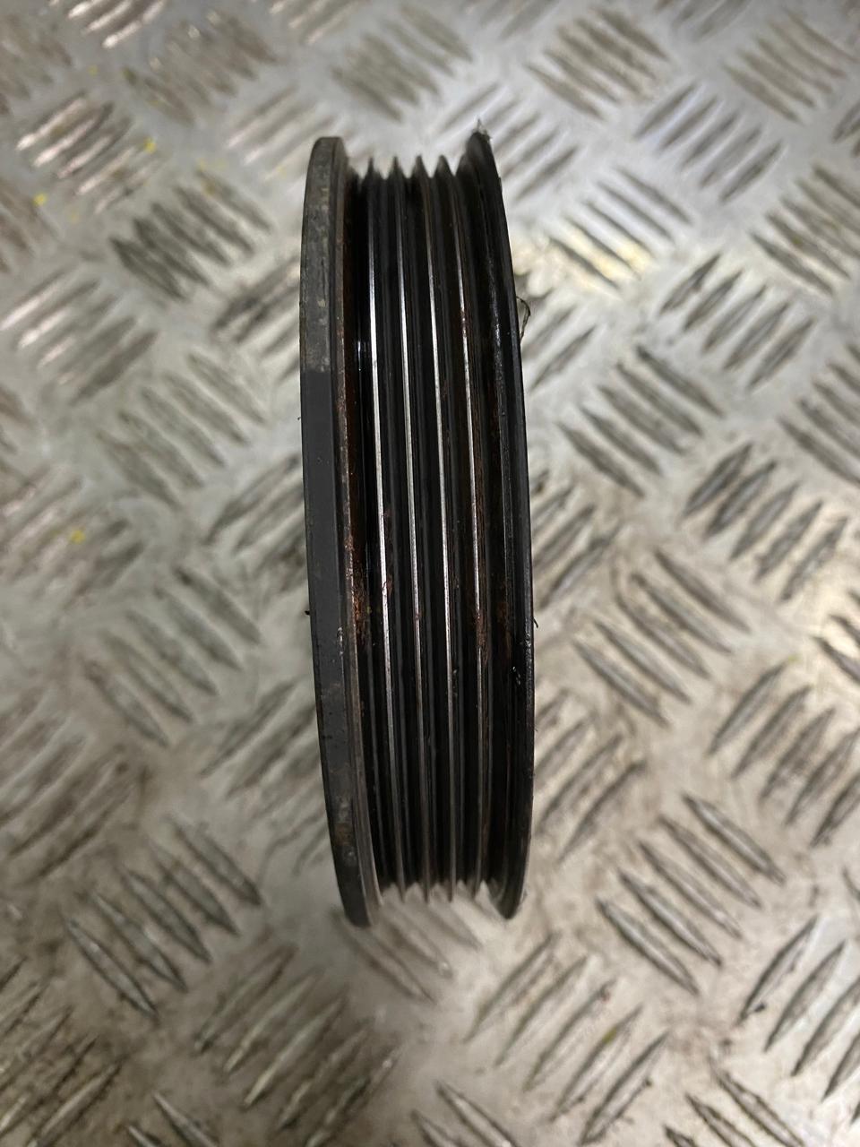 Volkswagen Passat B5 2000-2005 Шкив насоса гидроусилителя Passat [B5] 2000-2005 (058145255E)