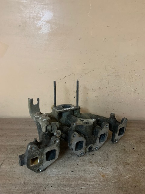 Opel Corsa B Коллектор впускной Opel Corsa B 90466697 1.2