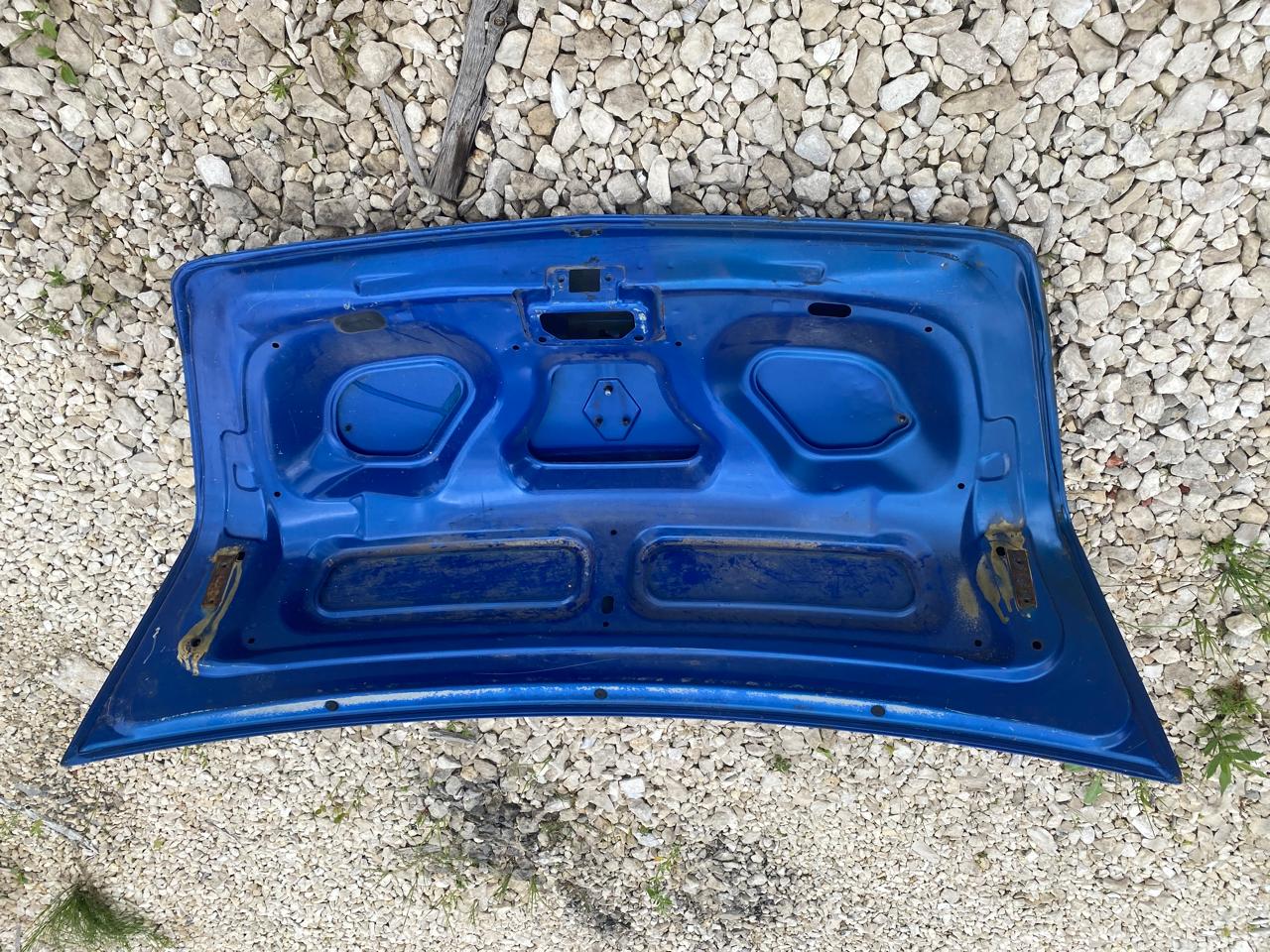 Renault Logan 2005-2014 Крышка багажника Logan 2005-2014 (ДО 2009Г 6001551125) ( требуется ремонт)