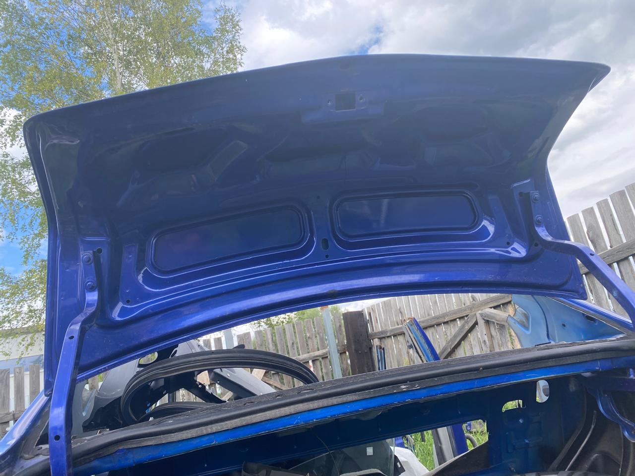 Renault Logan 2005-2014 Крышка багажника Logan 2005-2014 (ДО 2009Г 6001551125) ( требуется ремонт)
