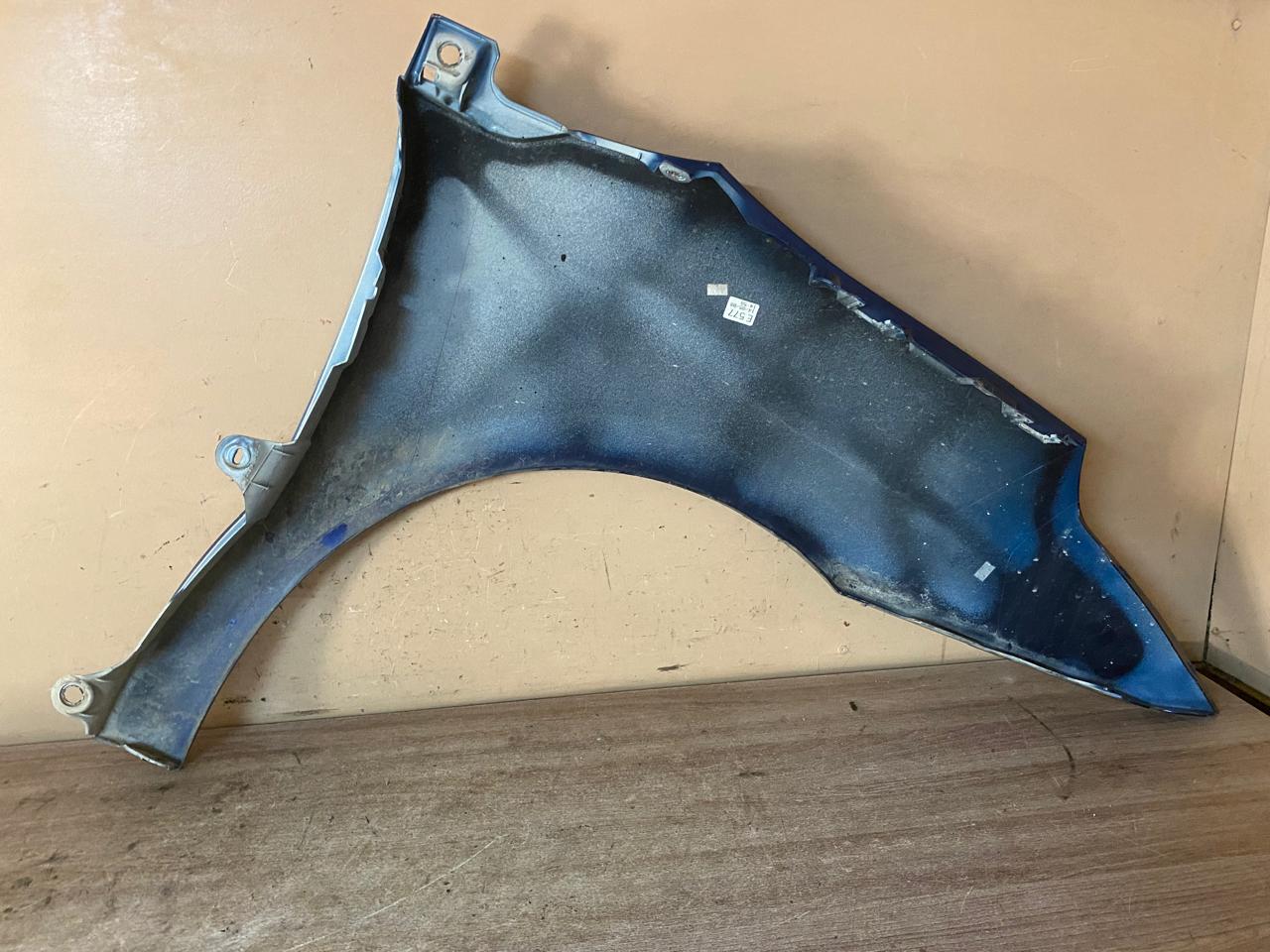 Citroen C4 2005-2011 Крыло переднее левое C4 2005-2011 (7840Q3) 9646133377