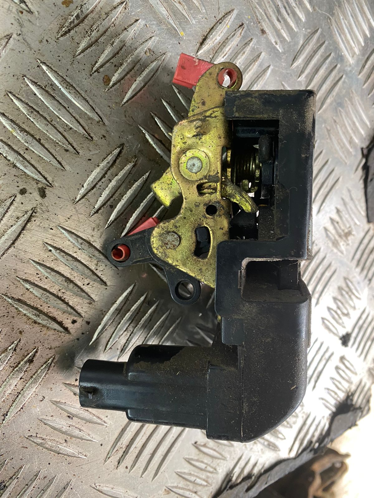 Dodge Neon 1994-1998 Замок двери передней правой Neon 1994-1998  2 контакта