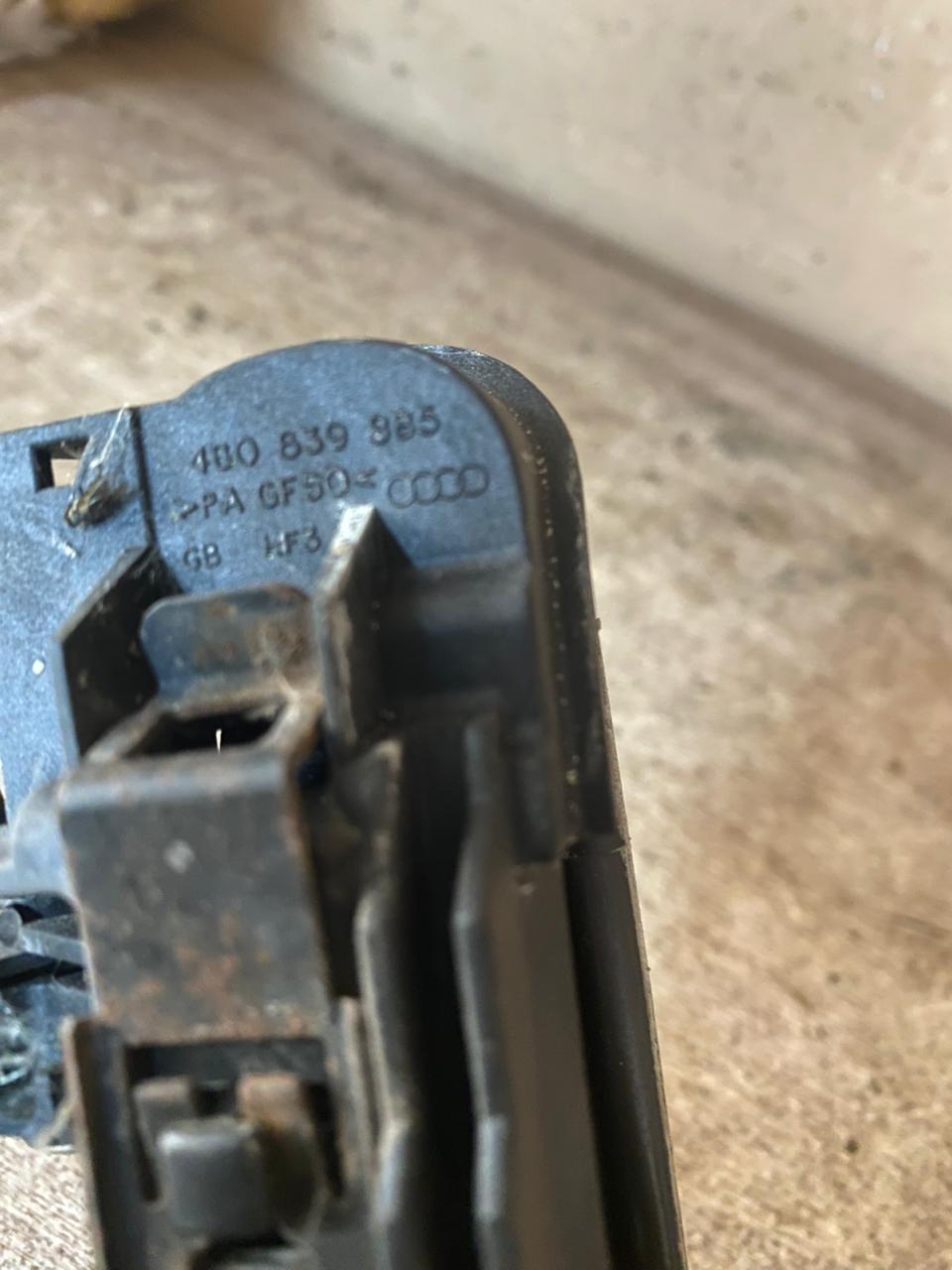 Audi A3 [8L1] Ручка двери передняя правая Audi A3 (8L)4B0839885