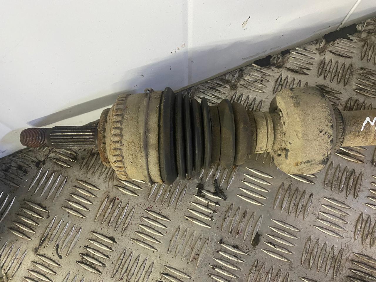 Полуось передняя правая RENAULT MEGANE 7701469375 Renault