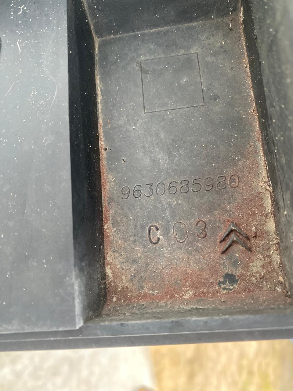 Citroen C5 2001-2005 Усилитель заднего бампера C5 2001-2004 (ПЛАСТИК ХЕТЧБЭК 7414T8) 9630685980