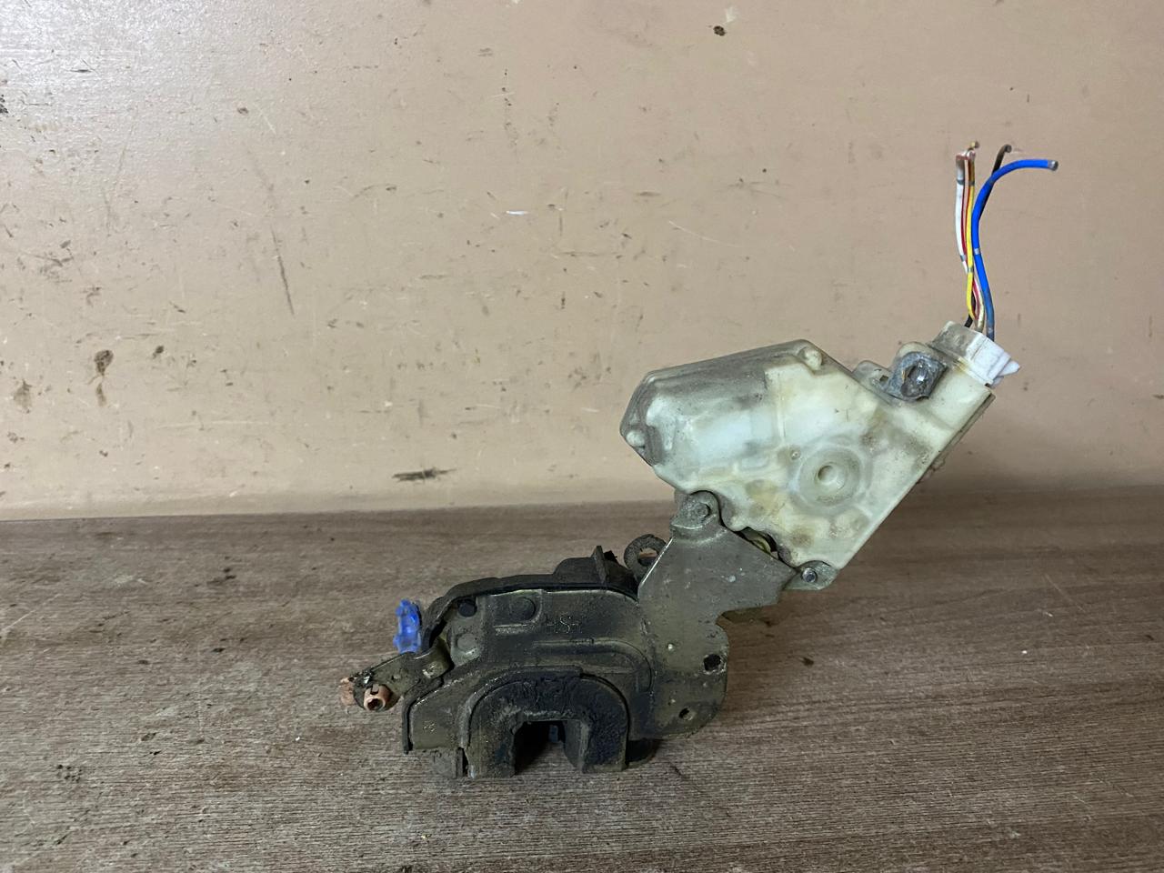 Nissan Almera N16 Замок двери передней левой Almera N16 2000-2006 (80503BM660) (Левый руль) Активатор замка двери Almera N16 2000-2006 (ПЕРЕДНИЙ ЛЕВЫЙ 8055361U66 80553-61U66)