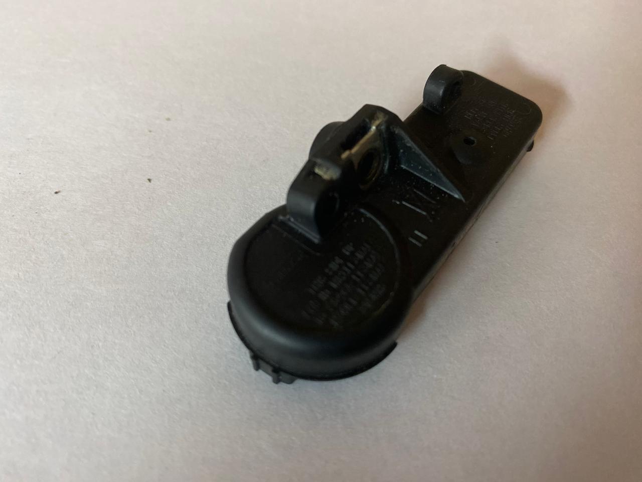 Ford Escape 2001-2006 Датчик давления в шине (TPMS) Kuga 2012>;Maverick 2001-2007;Tribute (EP) 2000-2007;Tribute 2007-2011;Escape 2001-2006;Escape USA 2007-2012;Explorer 2011>;Mondeo V 2015> (9L3Z1A189A) (Левый руль)