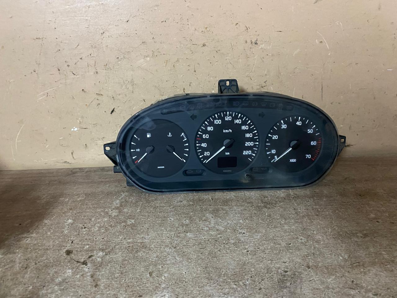 Renault Scenic 1996-1999 Панель приборов Scenic 1996-1999;Megane I 1996-1999;Megane I 1999-2004;Scenic 1999-2003 7700847782