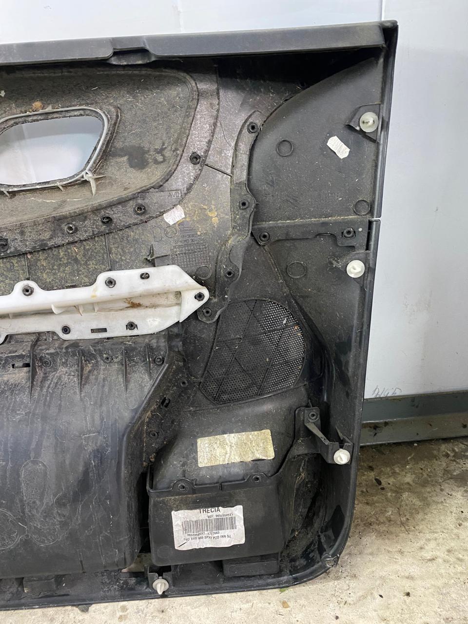Citroen C4 2005-2011 Обшивка двери передней правой C4 2005-2011 (3 ДВЕРИ 9342PF) 96523586XT