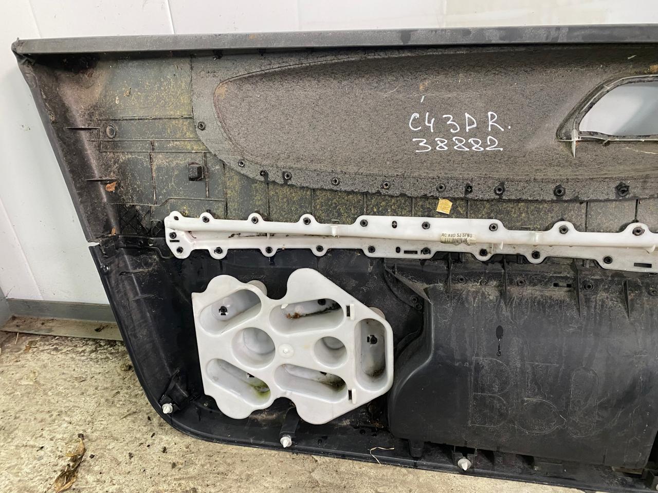 Citroen C4 2005-2011 Обшивка двери передней правой C4 2005-2011 (3 ДВЕРИ 9342PF) 96523586XT
