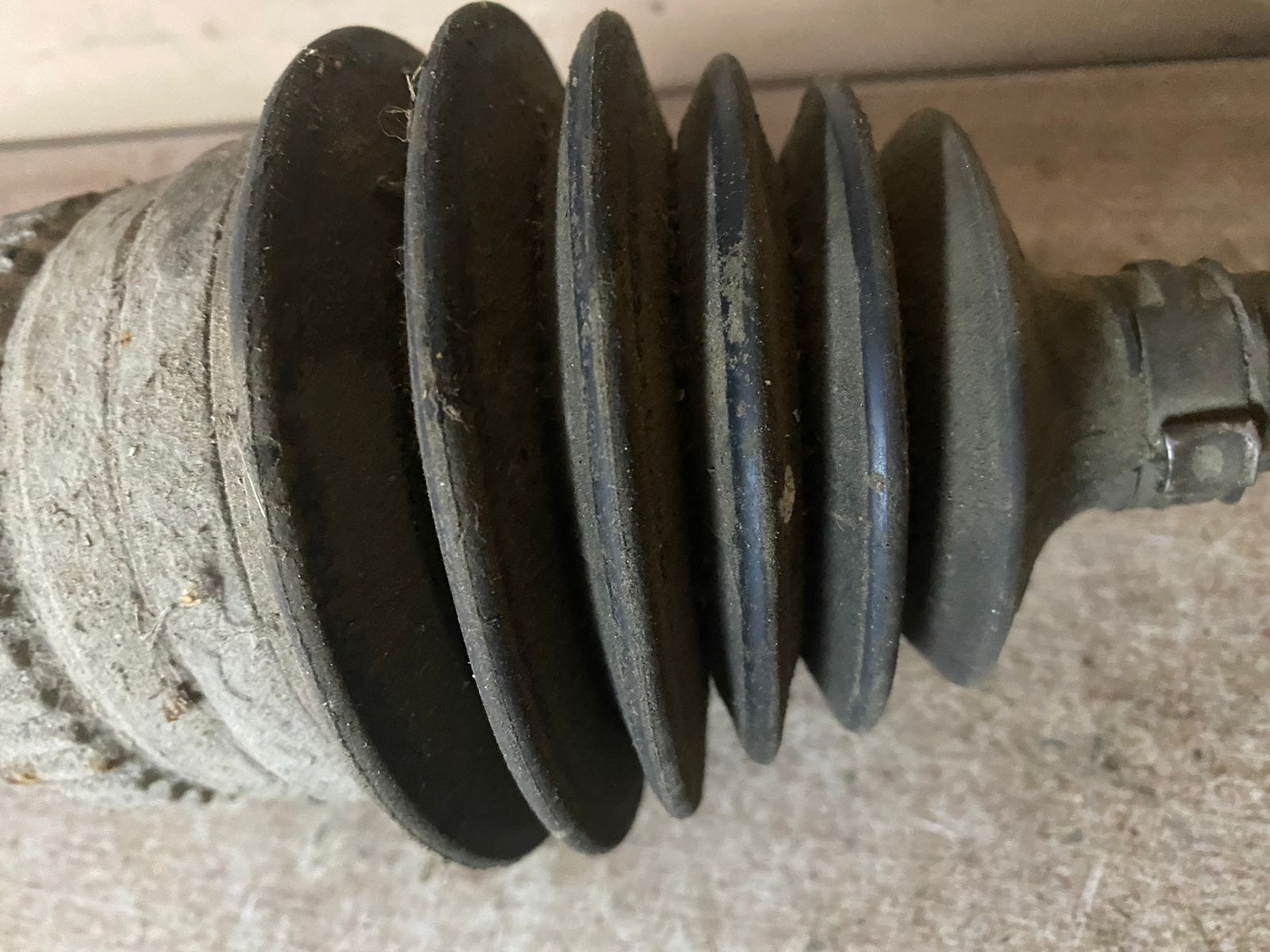 Полуось передняя левая RENAULT LAGUNA (1994-1999) 7711130027 Renault  23x702x56.3x29.95 ABS:44T RENAULT Laguna 1.8/2.0 93-01
