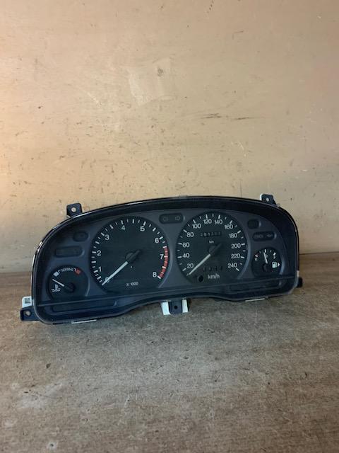 Ford Mondeo I Панель приборов Mondeo I 1993-1996 (93BB10C956CA 240km/h ТАХОМЕТР БЕНЗИН)