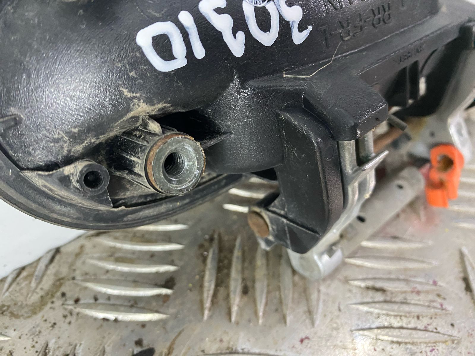 Nissan Almera N16 Ручка двери задней наружная левая Almera N16 2000-2006;Almera Tino 2000-2006 (80607BM470)