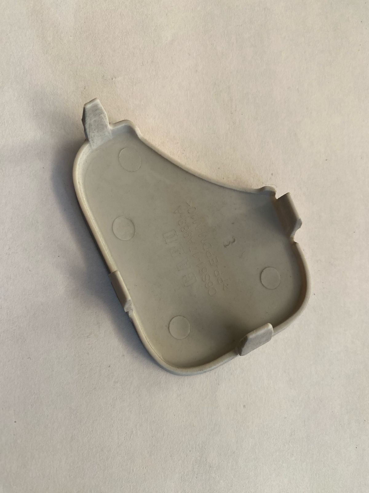 Ford Fiesta 2001-2007 Заглушка буксировочного крюка НОВАЯ CH-8210 для Ford Fiesta 2001-2008 6S61117A989A  передняя