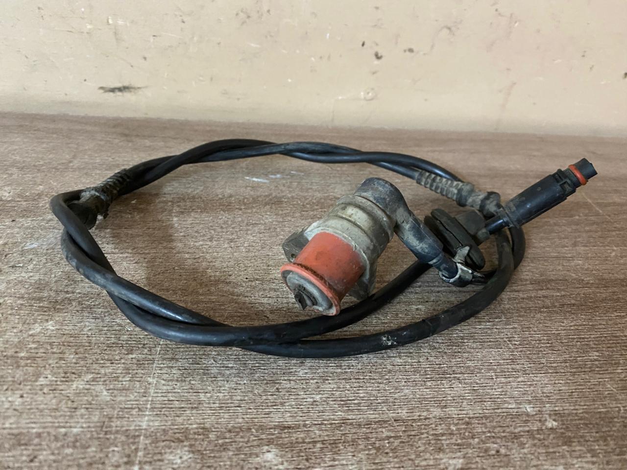 Mercedes Benz W202 Датчик ABS передний правый W202 1993-2000 (2025400617) A2025400627