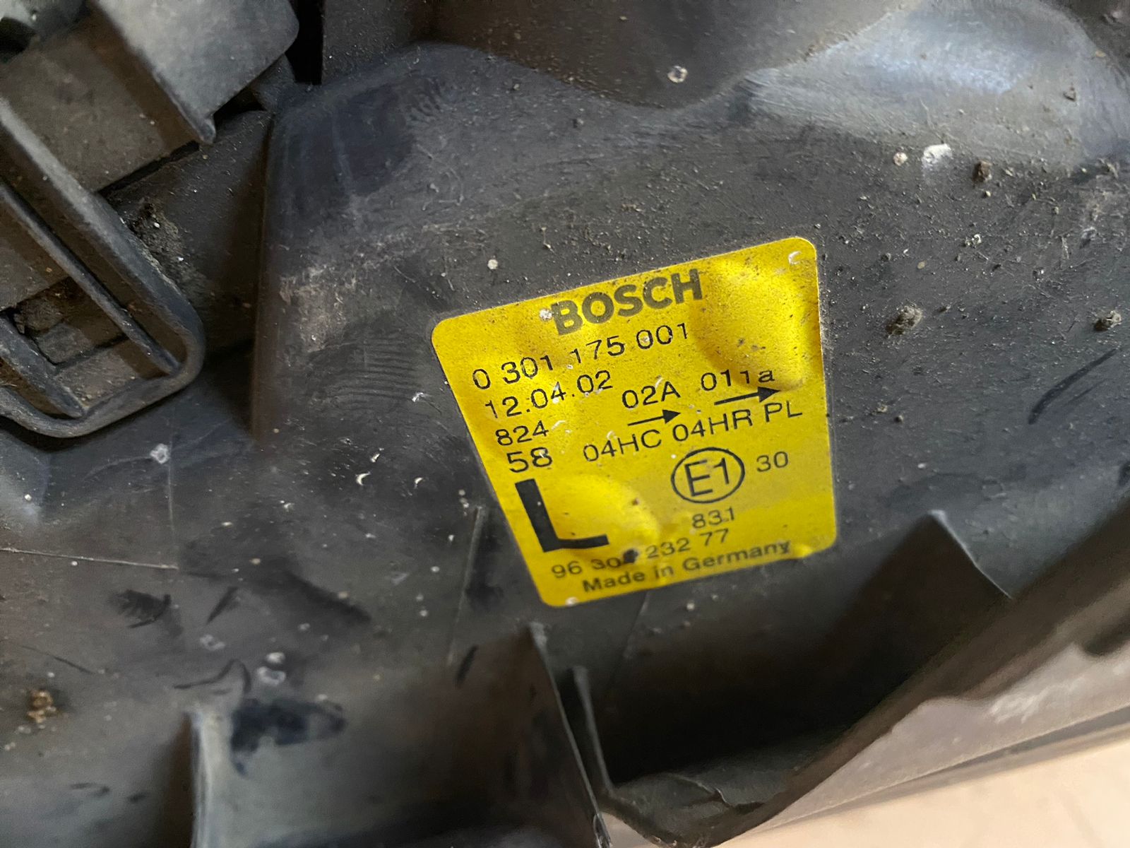 Peugeot 406 Фара левая PEUGEOT 406 рестайлинг 1999-2003 BOSCH 0301175001 под корректор  6204V2