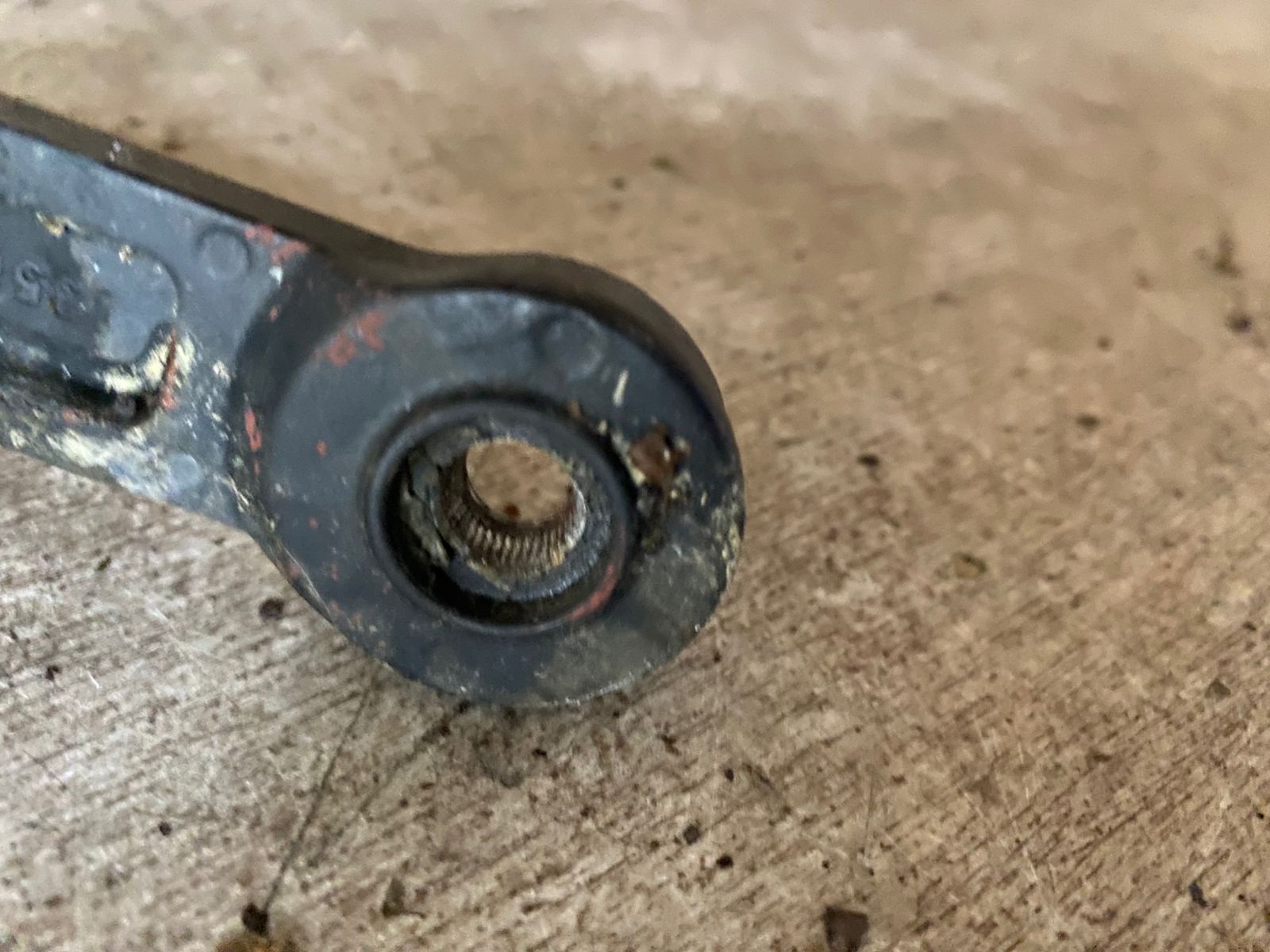 Поводок дворника правый Mazda Demio DW3W 1996-2007
