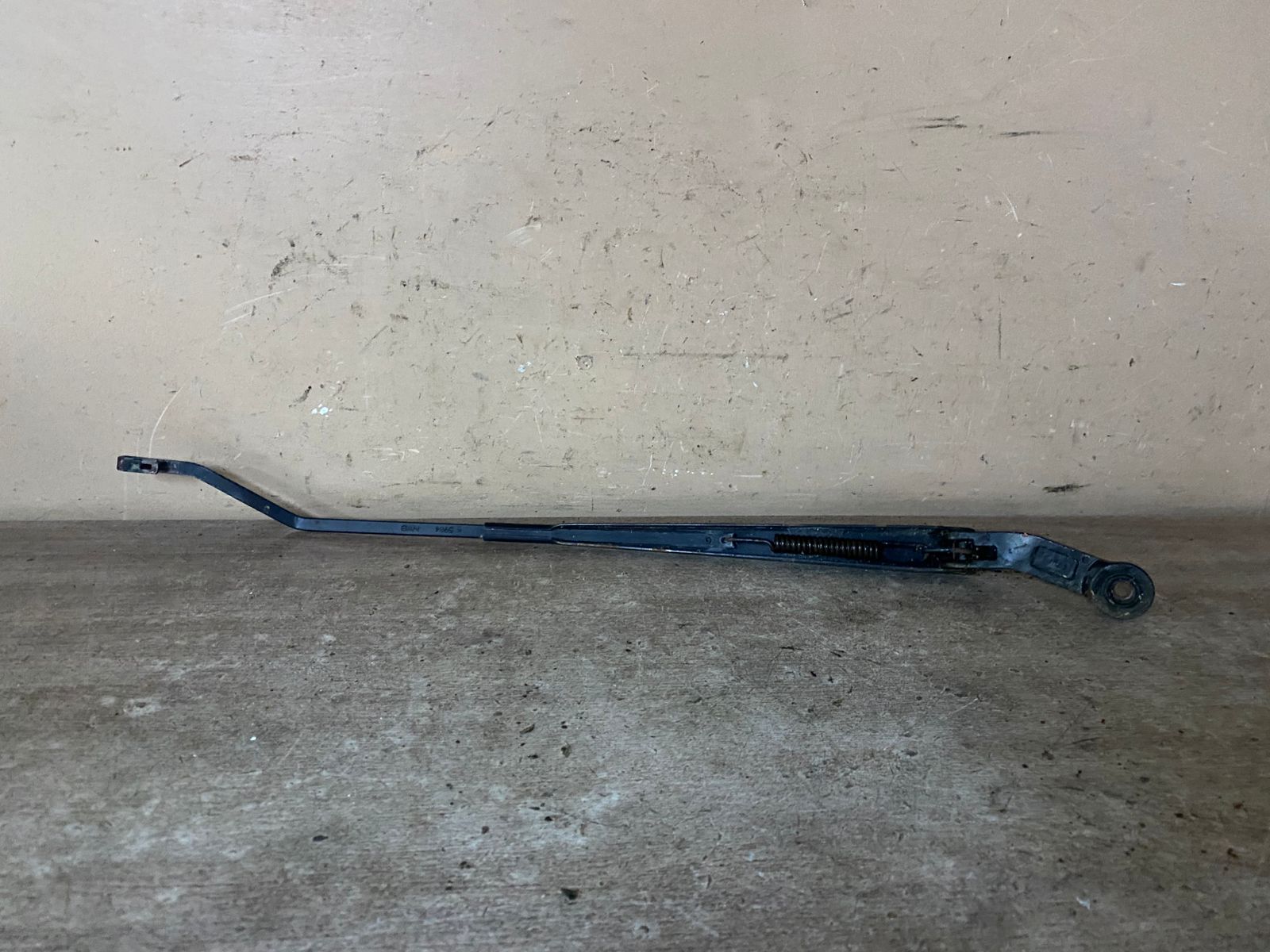 Поводок дворника левый Mazda Demio DW3W 1996-2007