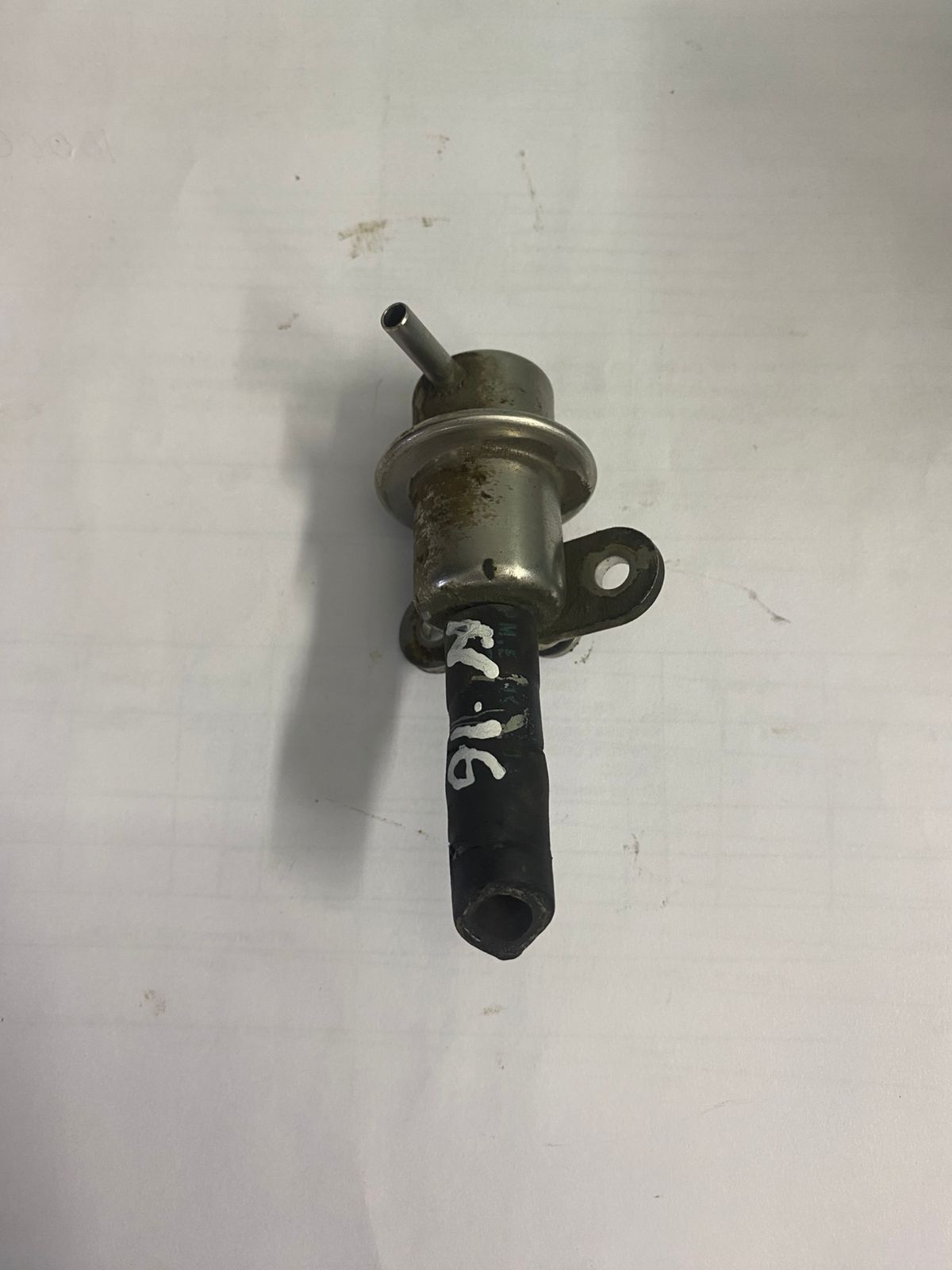 Nissan Almera N16 Регулятор давления топлива Almera N16 2000-2006 (22670-7J600)   BOSCH 0280160640