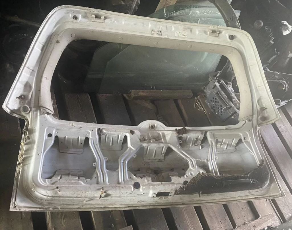 Opel Omega B Дверь багажника - крышка багажника для Opel Omega B 1994-2003 Цена указана за голую крышку