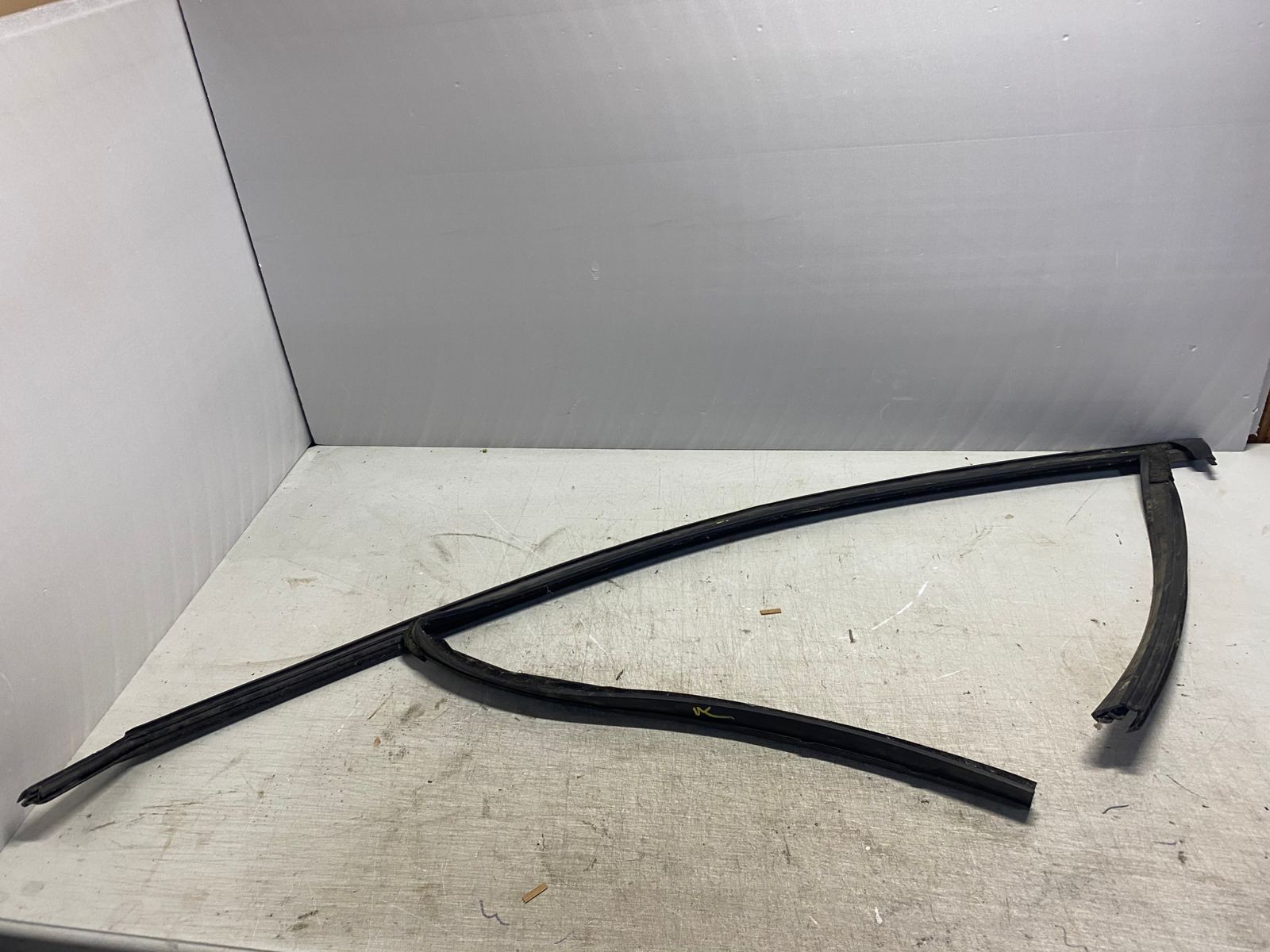 Ford Mondeo V Уплотнитель стекла двери передний правый (ХРОМ) Ford Mondeo 5 2015-2022 DS7Z5421596A ; 5286264