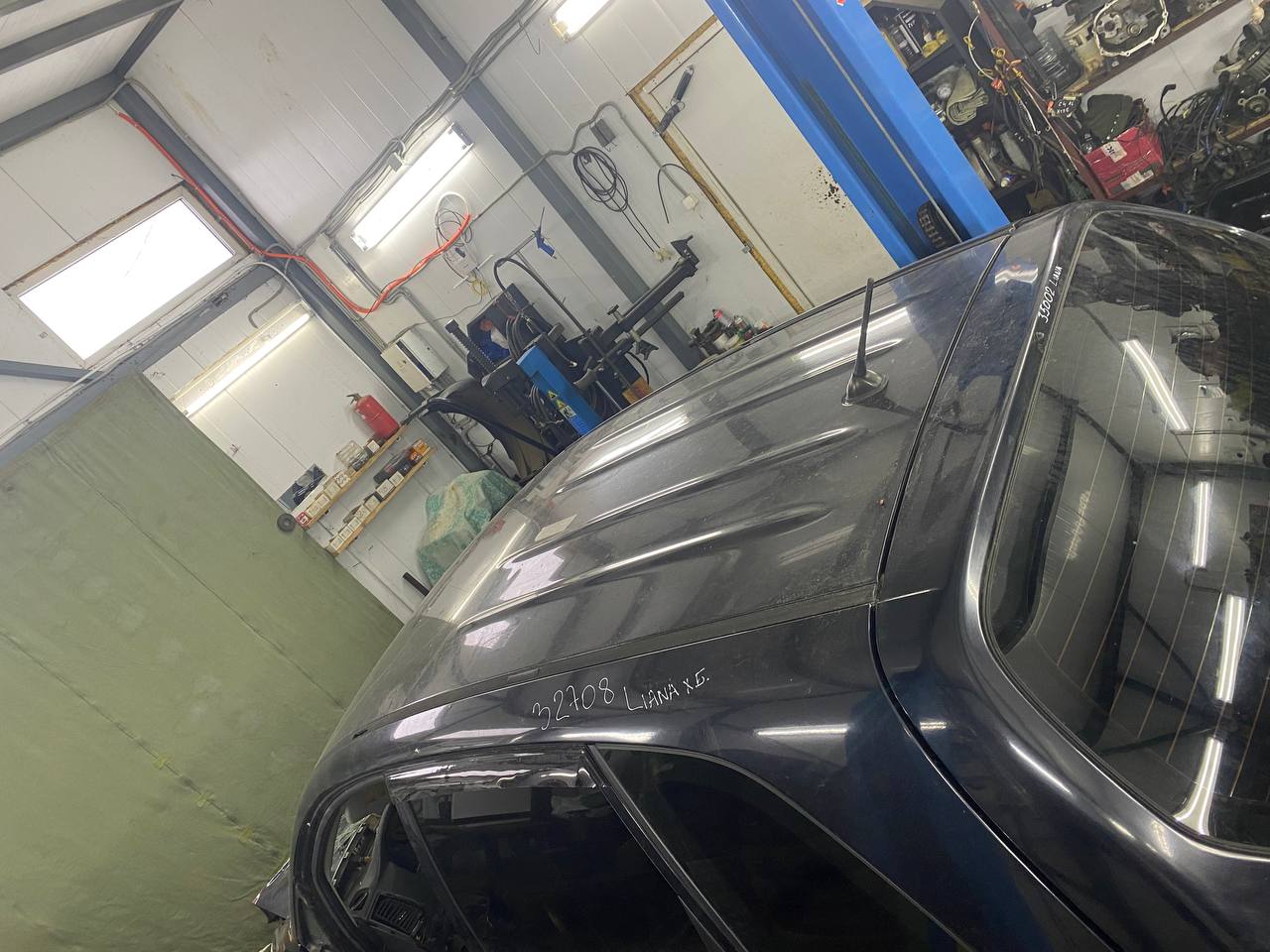 Suzuki Liana Крыша Suzuki Liana хэтчбек (черная) 2001-2007 6511154G00