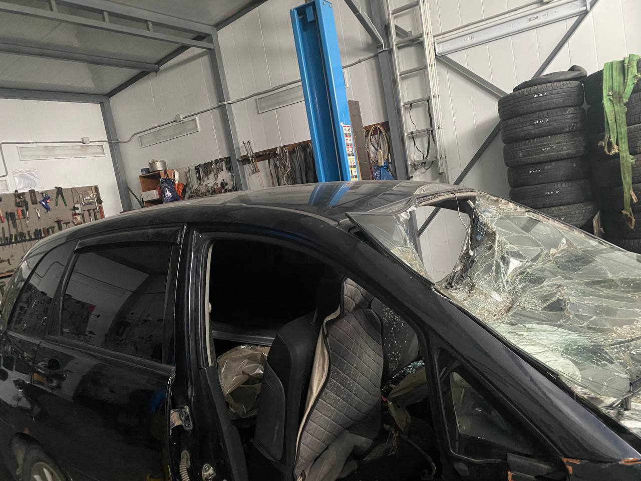 Suzuki Liana Крыша Suzuki Liana хэтчбек (черная) 2001-2007 6511154G00