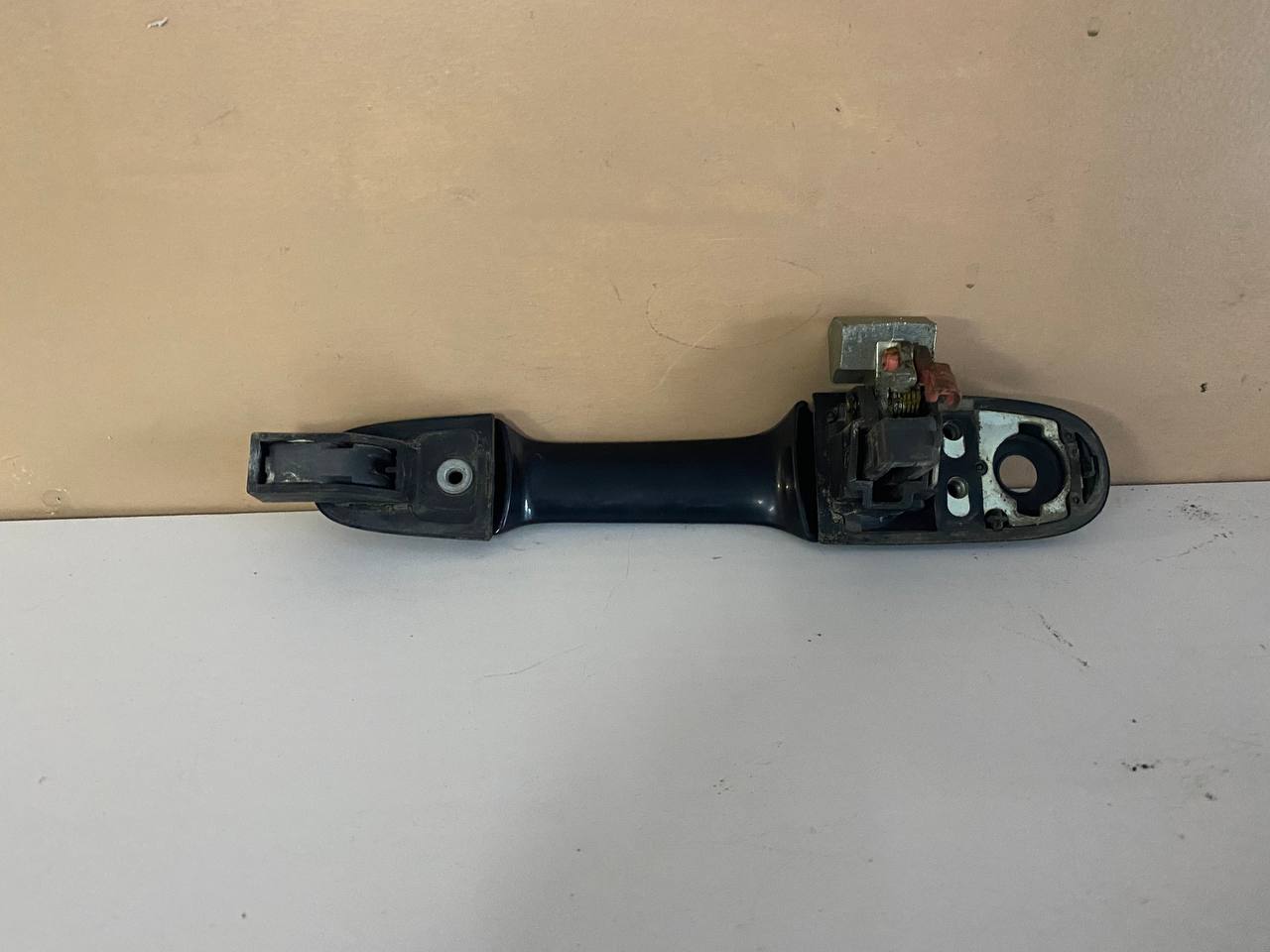 Suzuki Liana Ручка двери передняя правая Suzuki Liana (черная) 8281054G10ZJ3