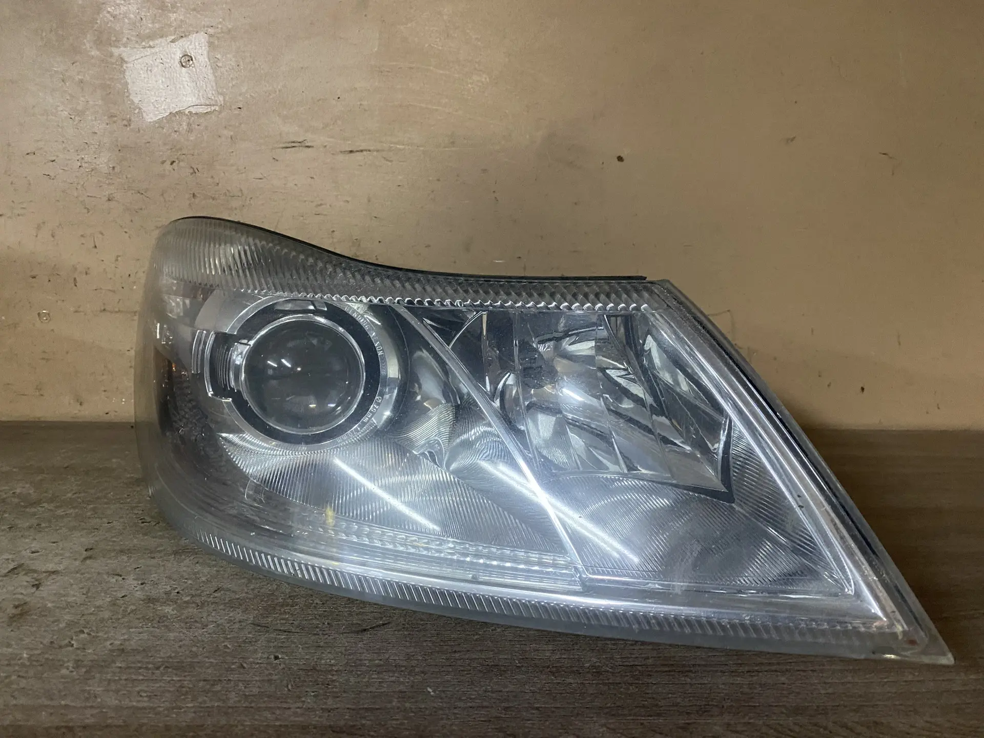 Skoda Octavia (A5 1Z-) Фара правая адаптивная в сборе Skoda Octavia A5 1Z 2008-2013 1Z1941018T