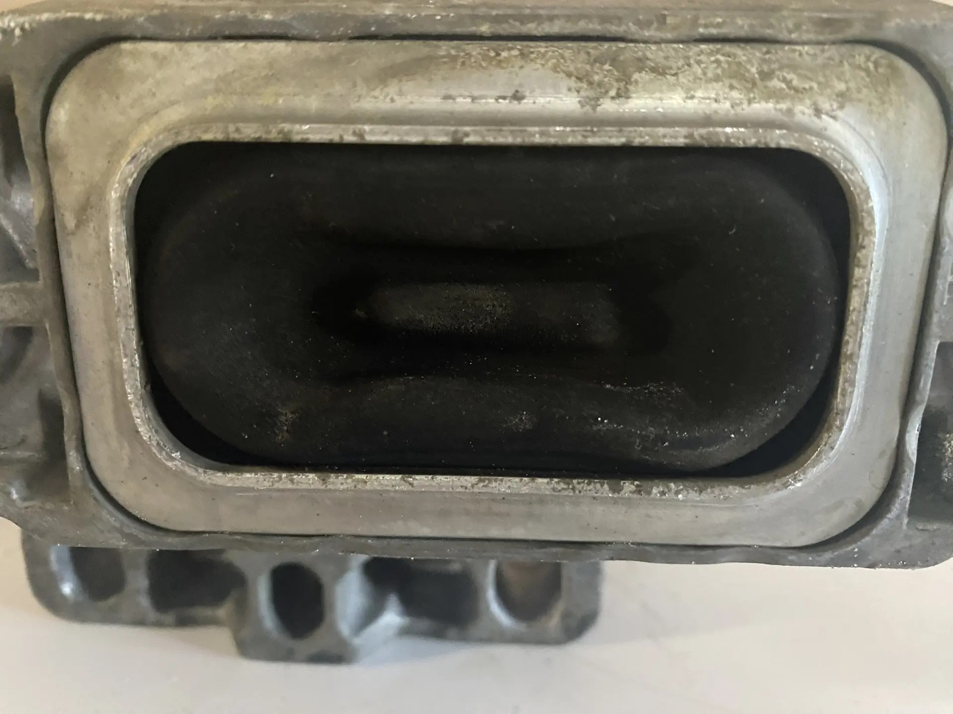 Skoda Octavia (A5 1Z-) Опора двигателя правая Skoda Octavia A5; Gof 5; B6; B7; A3; Yeti (оригинал) 1K0199262M  1K0199262AM