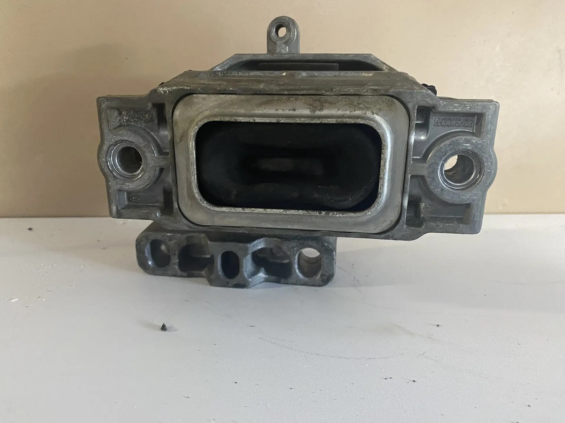 Skoda Octavia (A5 1Z-) Опора двигателя правая Skoda Octavia A5; Gof 5; B6; B7; A3; Yeti (оригинал) 1K0199262M  1K0199262AM
