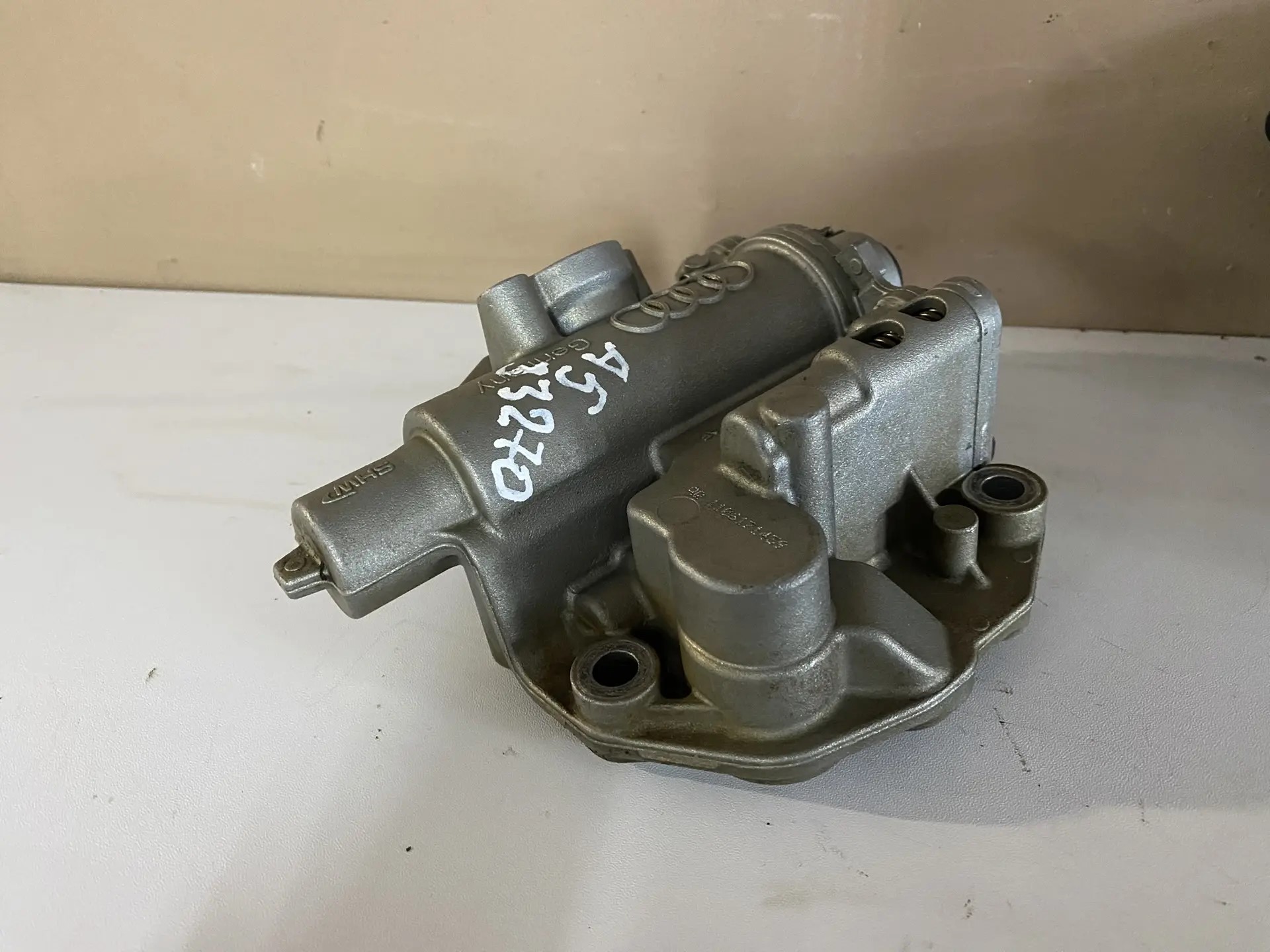 Skoda Octavia (A5 1Z-) Насос масляный Skoda Octavia A5; Yeti; A4;Q5 06H115105AF; 06H115105BF; 06H115105AP; 06H115105AM 06H115105AF