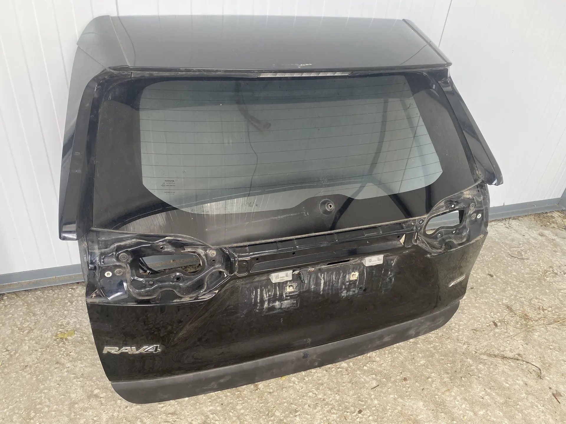 Дверь багажника крышка багажника со стеклом 681050R170 Toyota Rav 4 2019-2025 (цена указана за голую дверь со стеклом!) 670050R370