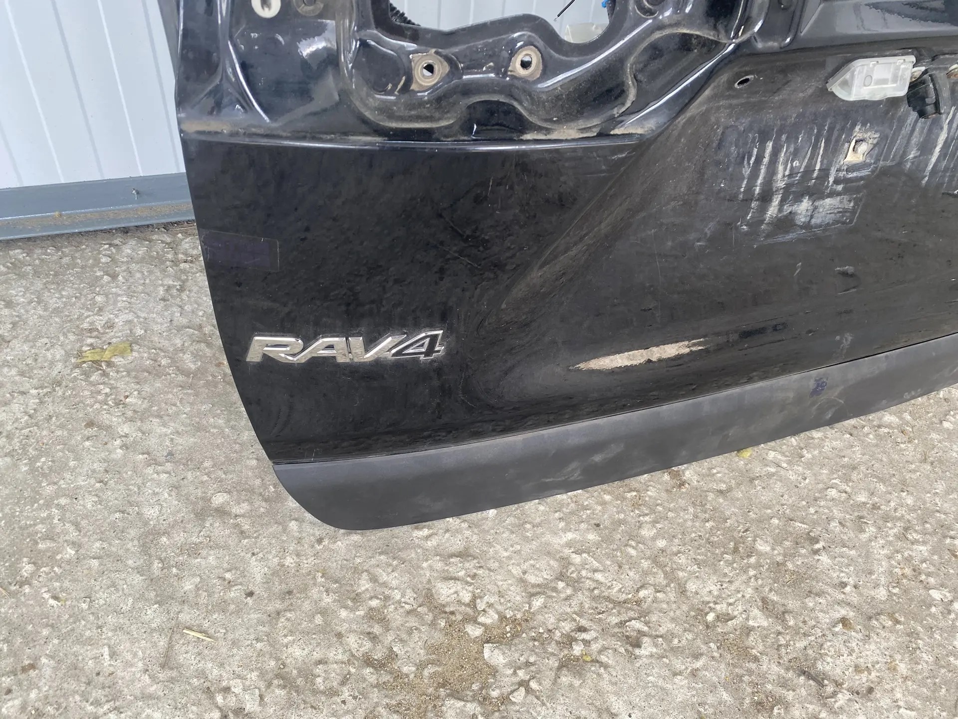 Дверь багажника крышка багажника со стеклом 681050R170 Toyota Rav 4 2019-2025 (цена указана за голую дверь со стеклом!) 670050R370