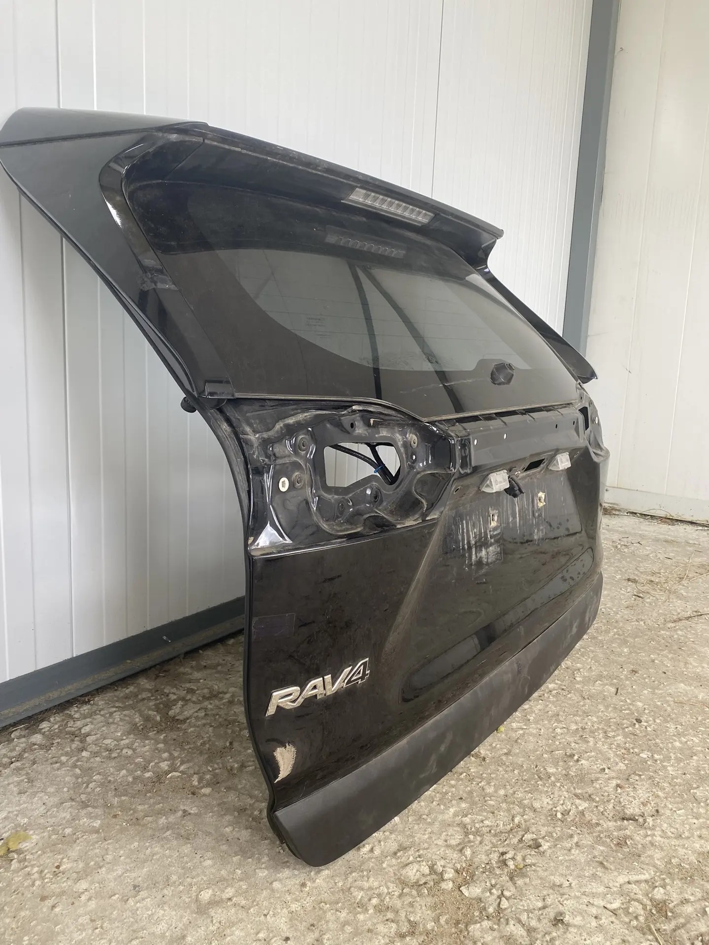 Дверь багажника крышка багажника со стеклом 681050R170 Toyota Rav 4 2019-2025 (цена указана за голую дверь со стеклом!) 670050R370