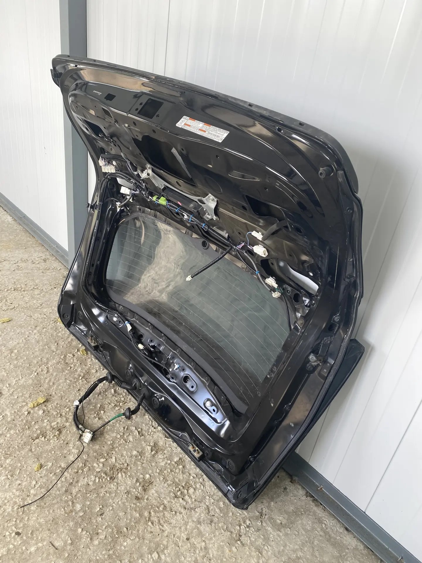 Дверь багажника крышка багажника со стеклом 681050R170 Toyota Rav 4 2019-2025 (цена указана за голую дверь со стеклом!) 670050R370