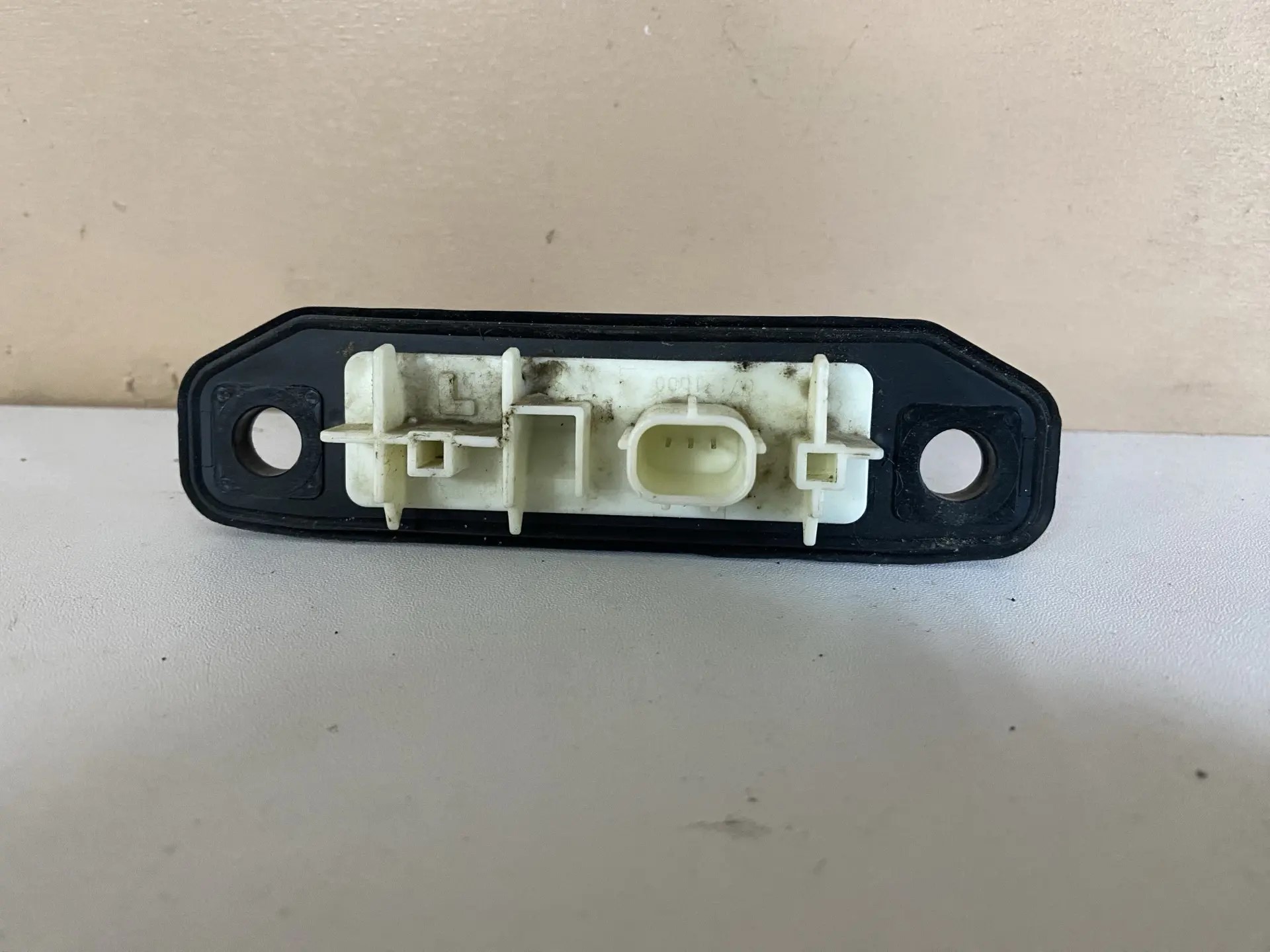 Кнопка крышки багажника Toyota Rav 4 XA50 2019- 8484047040