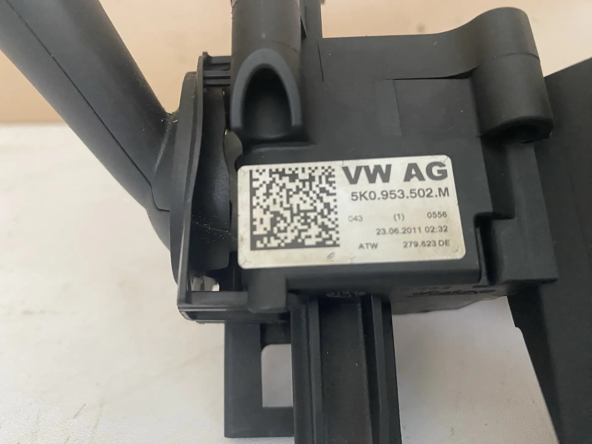 Volkswagen TIGUAN () Переключатель подрулевой Skoda Octavia A5 2005-2013; Tiguan 2011-2016 5K0953521AT 5K0953521AT9B9