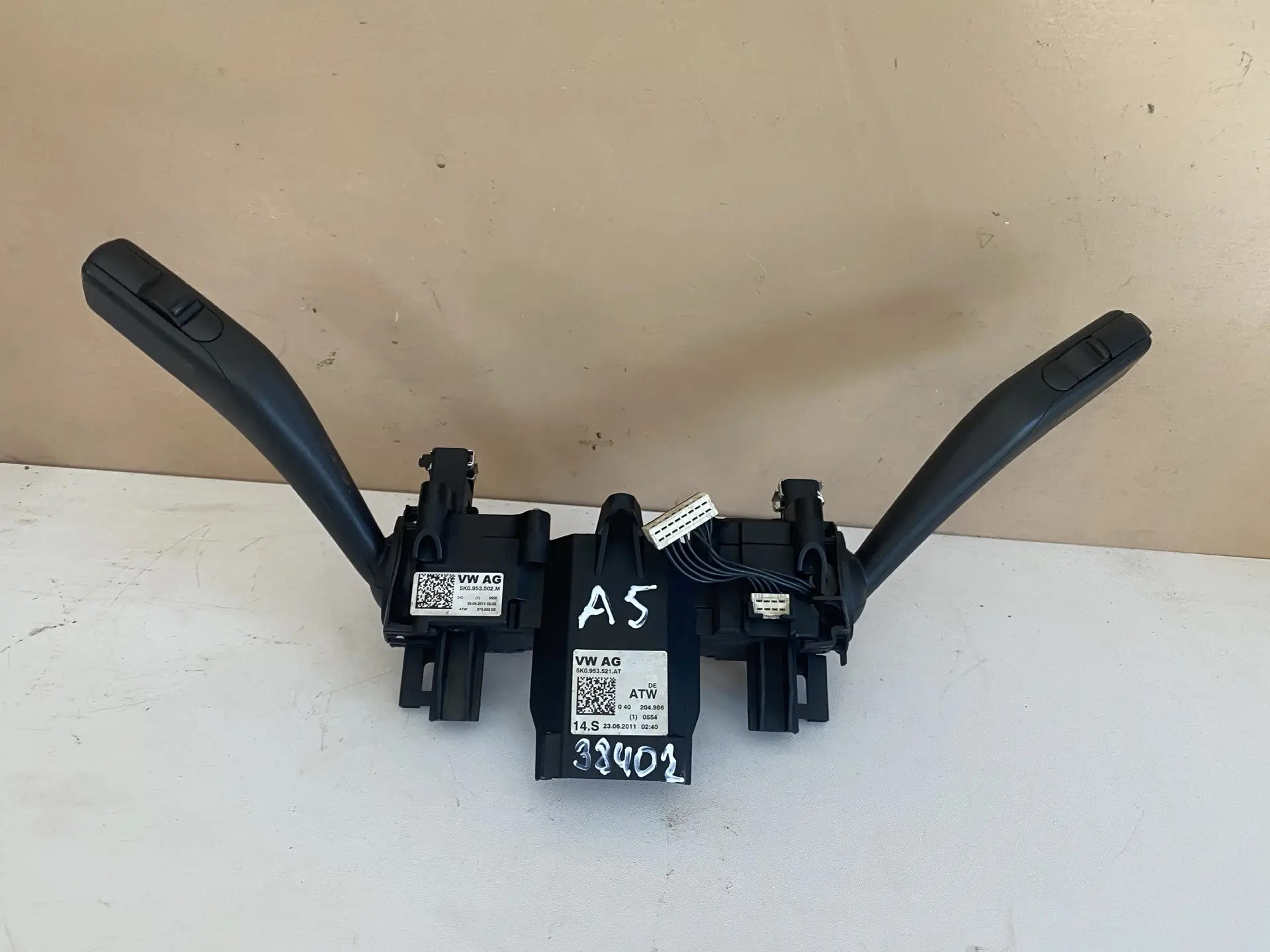 Volkswagen TIGUAN () Переключатель подрулевой Skoda Octavia A5 2005-2013; Tiguan 2011-2016 5K0953521AT 5K0953521AT9B9