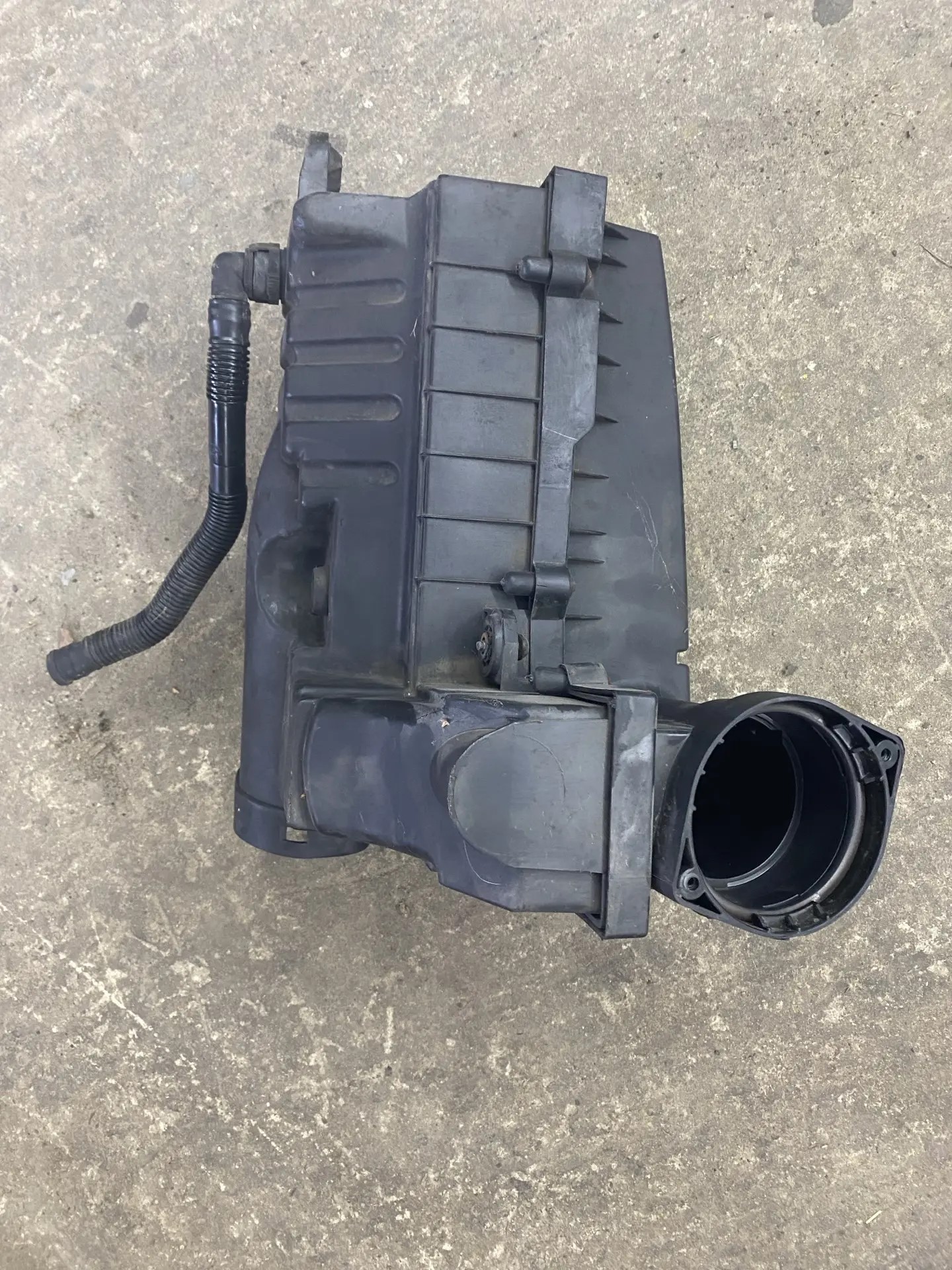 Audi A3 (8PA) Корпус воздушного фильтра A3 [8PA]  2004-2013;Passat [B6] 2005-2010;A3 [8P1] 2003-2013;Tiguan 2007-2011;Octavia (A5 1Z-) 2004-2013 Altea 2004-2015 1K0129607AG