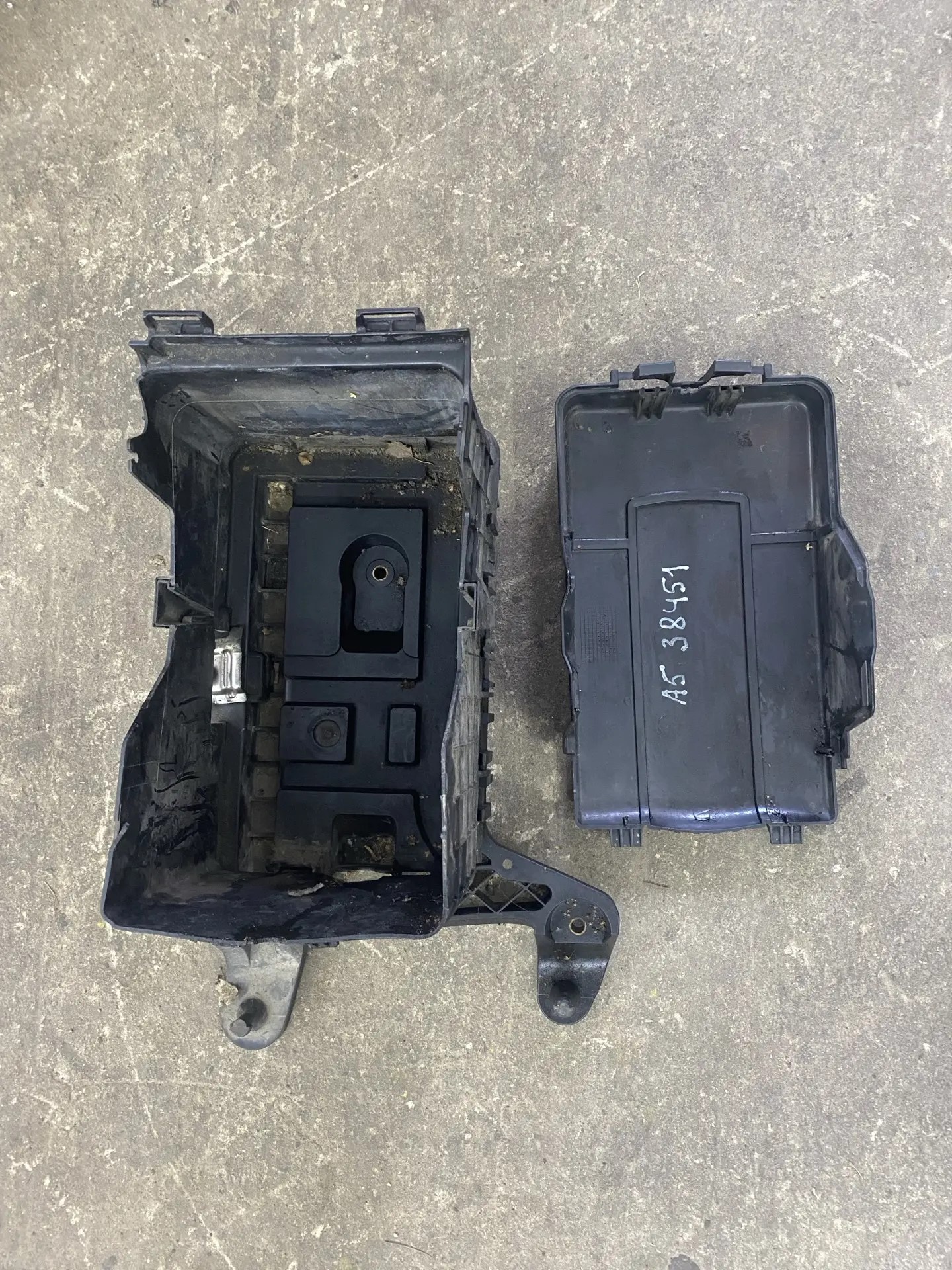 Корпус аккумулятора в сборе Skoda Octavia A5, 1K0915333H; 3C0915443A; 3C0915335; 3C0915336A